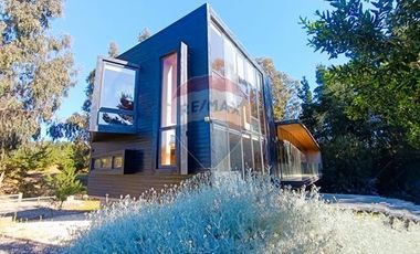 Casa moderna y amoblada en  Punta de Lobos