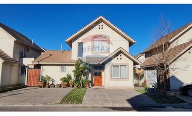 Casa de 122m² en condominio / 3 dormitorios