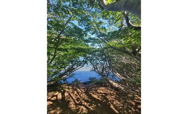 CASA DE MONTAÑA EN VALLE SHANGRI - LA