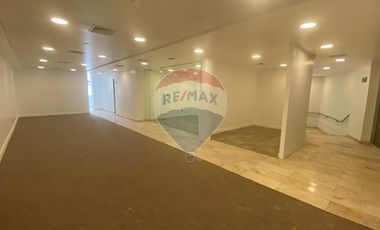 LOCAL COMERCIAL CON ESTACIONAMIENTOS EN AV. BRASIL