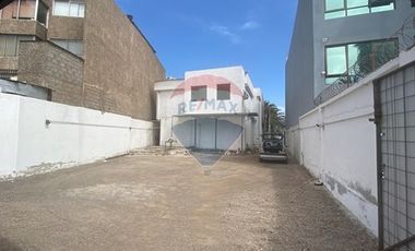 LOCAL COMERCIAL CON ESTACIONAMIENTOS EN AV. BRASIL