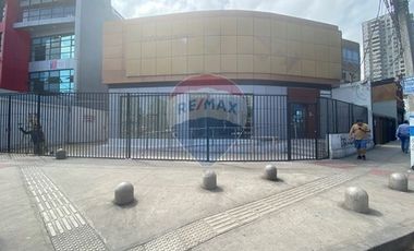 LOCAL COMERCIAL CON ESTACIONAMIENTOS EN AV. BRASIL