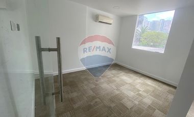 LOCAL COMERCIAL CON ESTACIONAMIENTOS EN AV. BRASIL