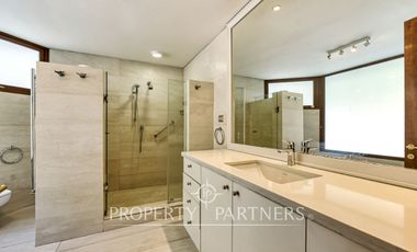 Casa remodelada y maravilloso jardín formado