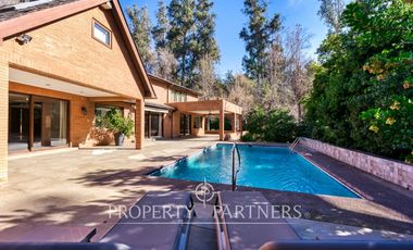 Casa remodelada y maravilloso jardín formado