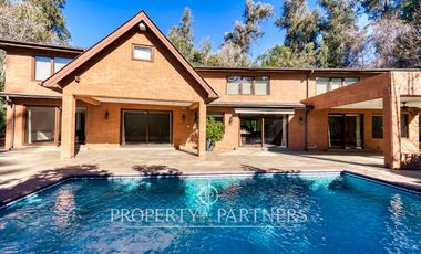 Casa remodelada y maravilloso jardín formado