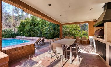 Casa remodelada y maravilloso jardín formado