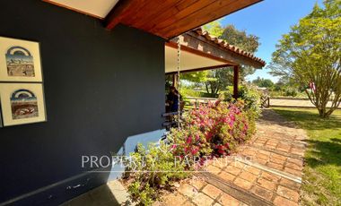 Espectacular casa patronal en terreno soñado