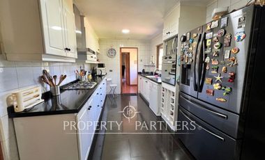 Espectacular casa patronal en terreno soñado