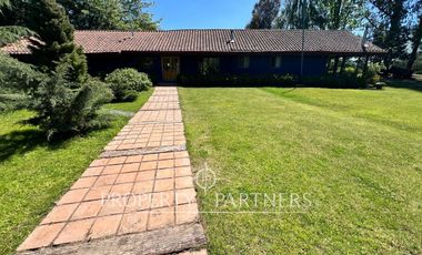 Espectacular casa patronal en terreno soñado