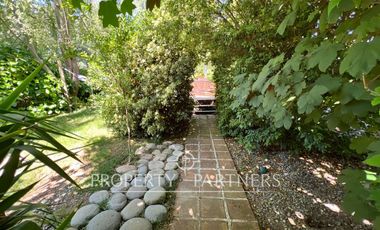 Espectacular casa patronal en terreno soñado