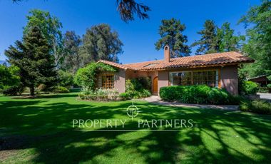 Hermosa propiedad en condominio con seguridad 24/7. Excelente estado