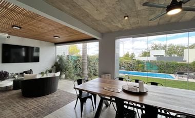 Casa en venta de 4 dormitorios en Los Aromas, Valle Escondido