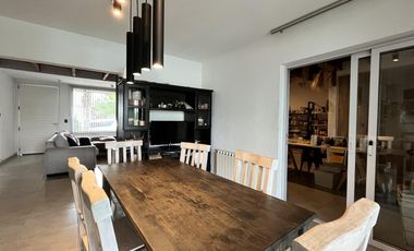 Casa en venta de 4 dormitorios en Los Aromas, Valle Escondido