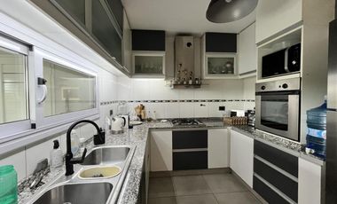 Casa en venta de 4 dormitorios en Los Aromas, Valle Escondido