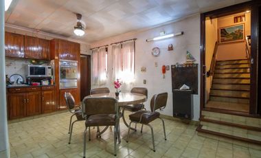 Casa en venta - 4 Dormitorios 4 Baños - Córdoba