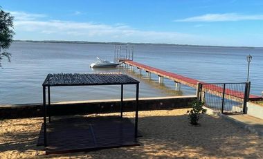 Propiedad Única con Playa Privada y Muelle sobre el Río — Barrio Privado Costa Mango, Posadas