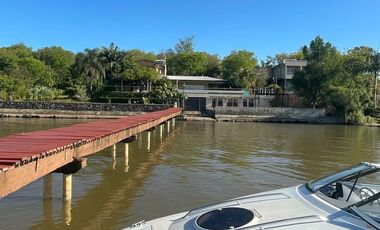 Propiedad Única con Playa Privada y Muelle sobre el Río — Barrio Privado Costa Mango, Posadas