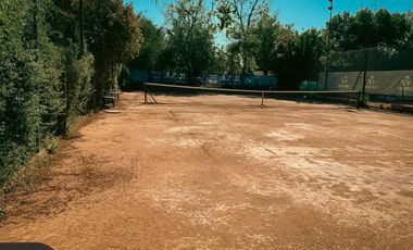 Casa en Venta de 3 Dormitorios - Campo de Vuelo II