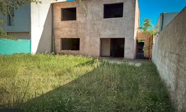 Casa en Venta de 3 Dormitorios - Campo de Vuelo II