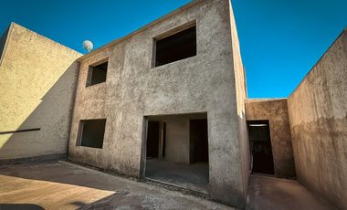 Casa en Venta de 3 Dormitorios - Campo de Vuelo II