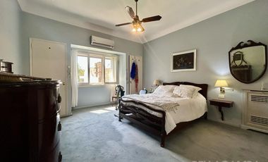 CASA VENTA VICENTE LOPEZ 6 AMBIENTES PISCINA JARDIN COCHERA