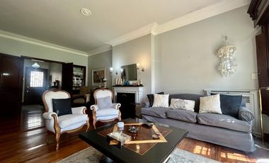 CASA VENTA VICENTE LOPEZ 6 AMBIENTES PISCINA JARDIN COCHERA