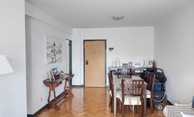 SEMIPISO AL FRENTE CON COCHERA