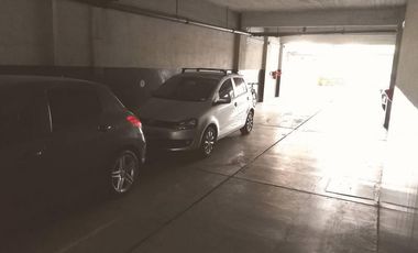 SEMIPISO AL FRENTE CON COCHERA