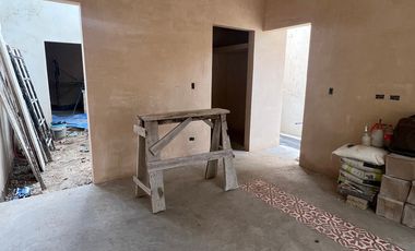 Casa con alberca y estacionamiento de 1 planta, barrio san Cristóbal, Mérida