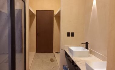 Casa con alberca y estacionamiento de 1 planta, barrio san Cristóbal, Mérida