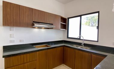 casa en venta Temozon Norte amplio terreno Merida