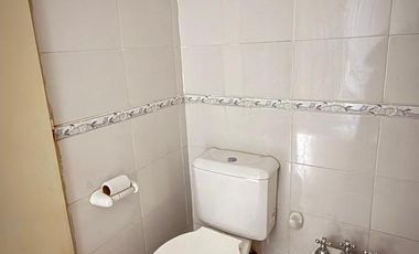 Monoambiente en planta baja con patio   cochera en Córdoba al 1100, Zona Centro