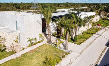 casa en venta en privada  xcanatun al norte de Mérida