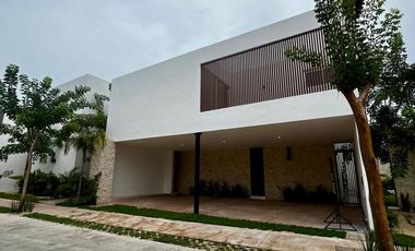 casa en venta en privada  xcanatun al norte de Mérida