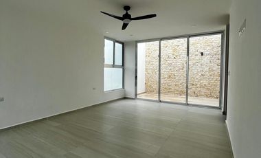 casa en venta en privada  xcanatun al norte de Mérida