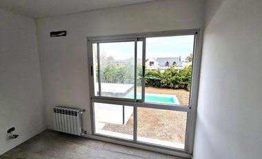 Casa en venta - 3 Dormitorios 6 Baños - Campana