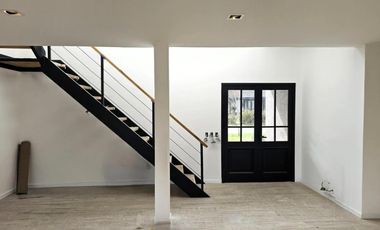 Casa en venta - 3 Dormitorios 6 Baños - Campana