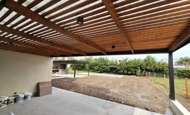 Casa en venta - 3 Dormitorios 6 Baños - Campana