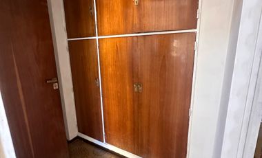 ALQUILER 2 AMB sobre Av. Carabobo