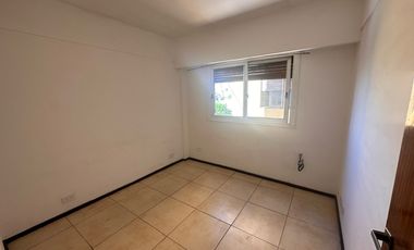 ALQUILER 2 AMB sobre Av. Carabobo