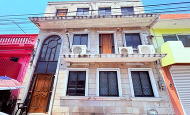 Corporativo en renta en Veracruz de 3 pisos en Col. Centro sobre AV.