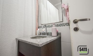 Venta Departamento 2 amb contrafrente con Balcon en Lomas De Zamora.