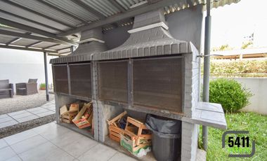 Venta Departamento 2 amb contrafrente con Balcon en Lomas De Zamora.