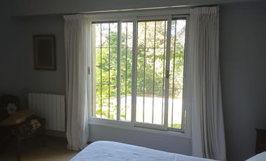 Mosquera y Gallastegui - EXCELENTE CASA SOBRE 1.000 MTS ALQUILER DE VERANO