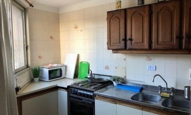 Saavedra, Ruiz Huidobro 2800, 3 amb, 120m2, triplex, u$s 1,000 + servicios. Acepta mascota canina.  (TEMPORARIO 3 MESES MIN)