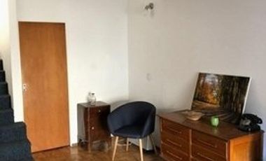 Saavedra, Ruiz Huidobro 2800, 3 amb, 120m2, triplex, u$s 1,000 + servicios. Acepta mascota canina.  (TEMPORARIO 3 MESES MIN)