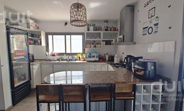 Casa en  Claros del Bosque 4 dormitorios! Unica en el barrio!