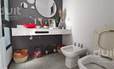 Casa en  Claros del Bosque 4 dormitorios! Unica en el barrio!