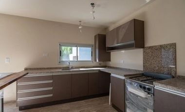 Casa en venta - 3 Dormitorios 2 Baños - 130mts2 - Cordoba